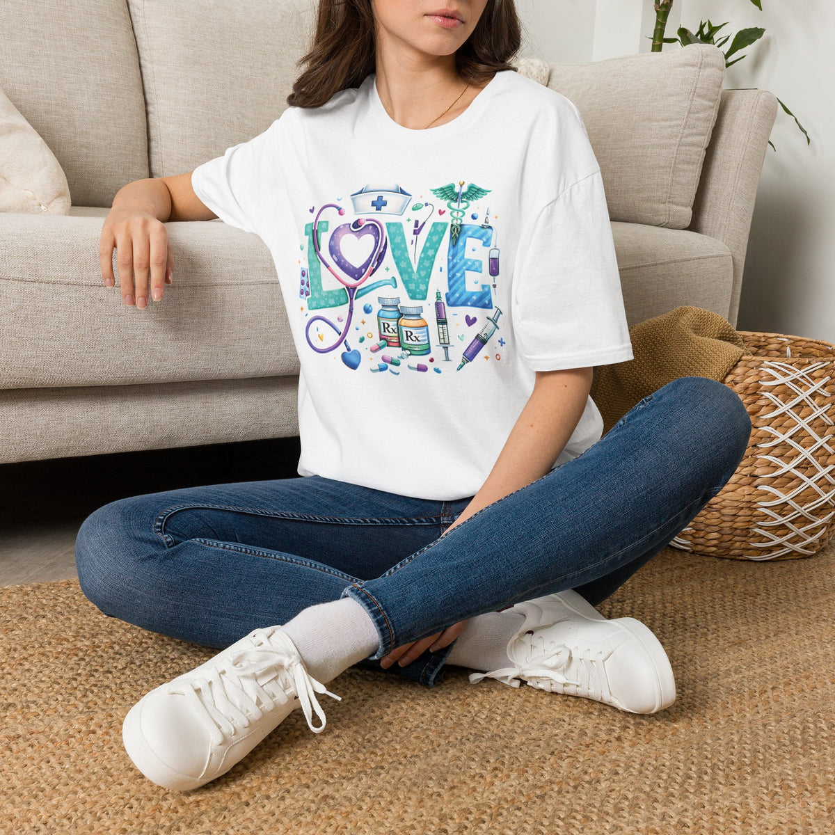 Nurse Love graphic tee | T-Shirt, medical stethoscope heart design