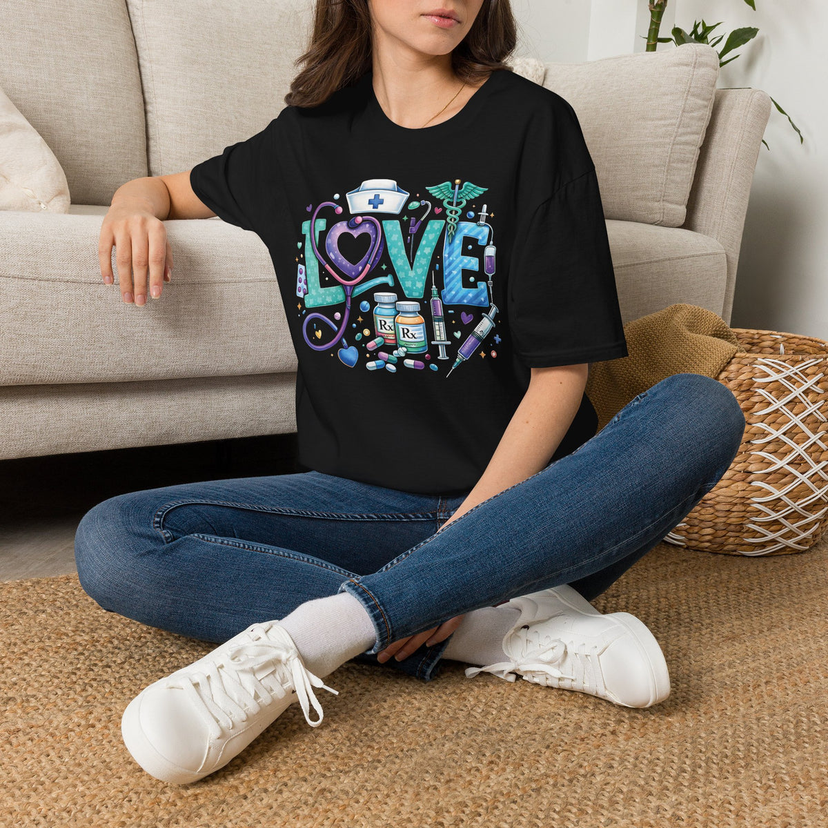 Nurse Love graphic tee | T-Shirt, medical stethoscope heart design